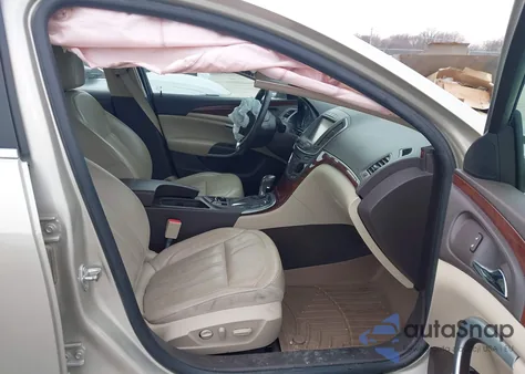 2015 Buick Regal Turbo/E-Assist Premium I z USA, uszkodzony, nr VIN 2G4GN5EX2F9294899